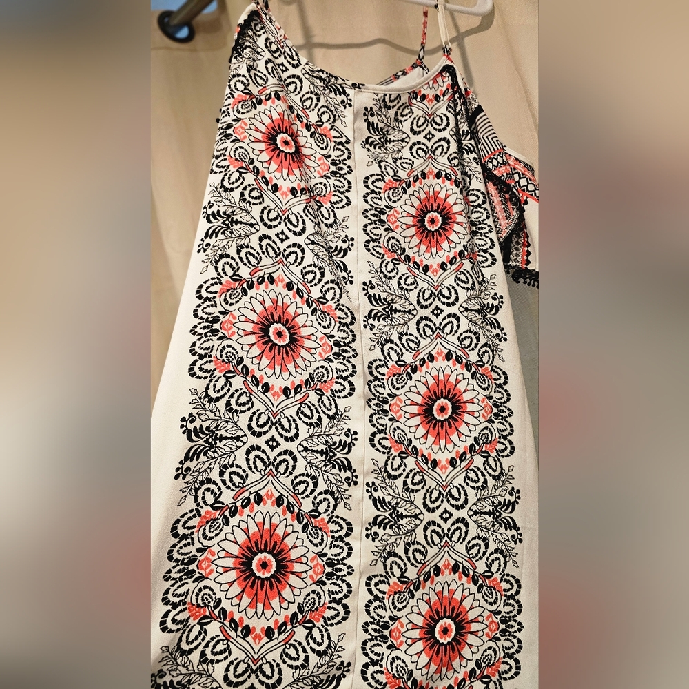 Geometric Patterned Scarf - Picture 2 of 6